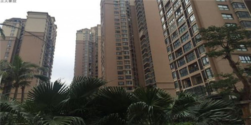沙漠戈壁里的路是什么歌（沙漠里歌曲）